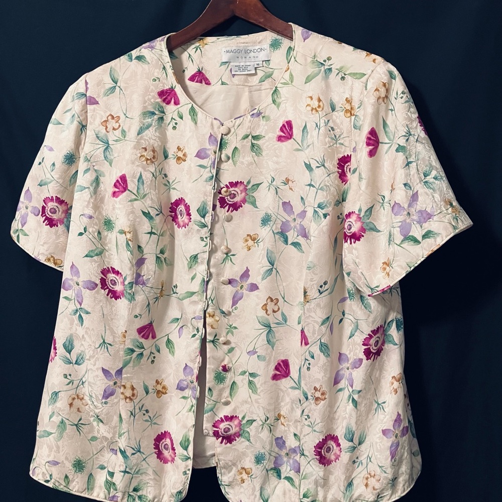 Maggy London Silk Floral Jacket/ Top - Soft Cream Brocade, Loop & Button Closure